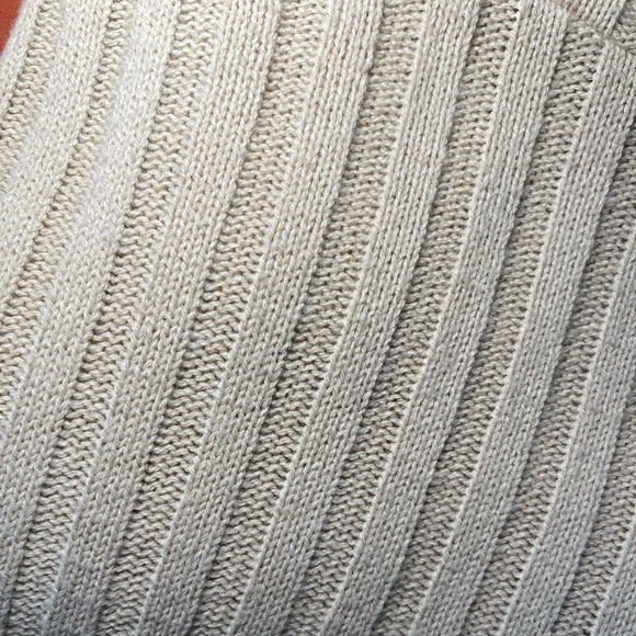 turtleneck flowy cropped sweater with balloon sleeves - Picture 4 of 7